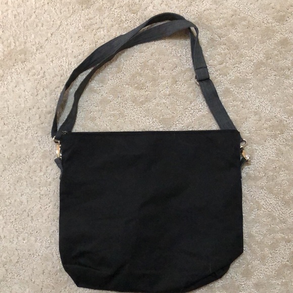 Jak’s fabric crossbody. Zip close. Front black, grey, pewter; back black. - Picture 2 of 6